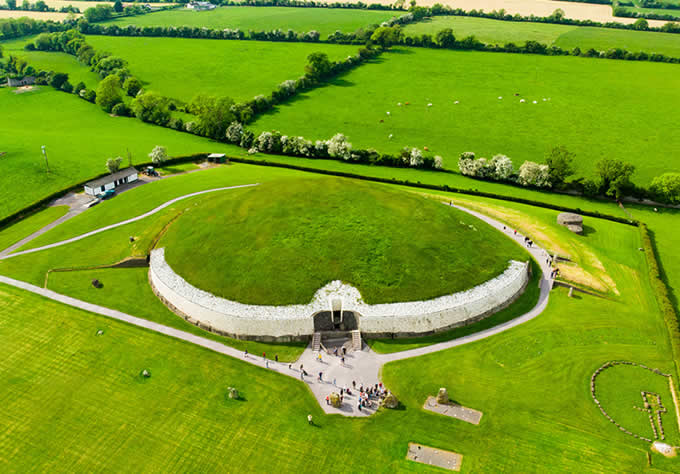 Newgrange - Tumba